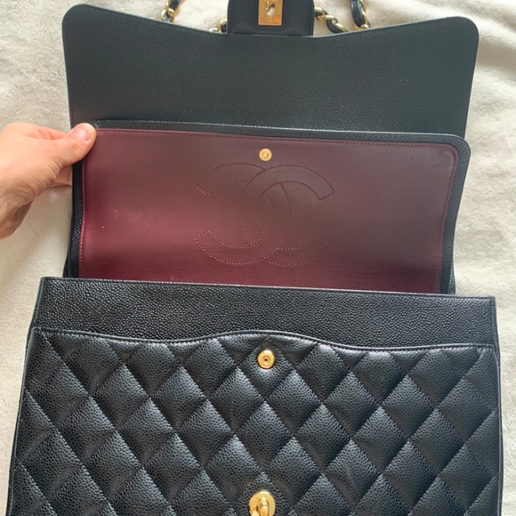 Chanel bag  maxi black  caviar gold hardware - Picture 5 of 5